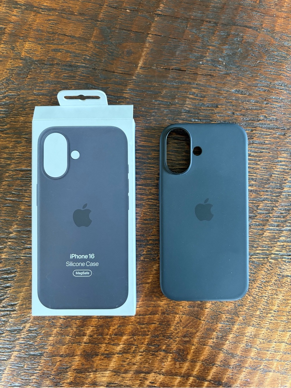Apple Silicone iPhone 16 Case in Black
